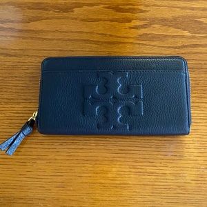 Tory Burch Navy Bombe -T Wallet